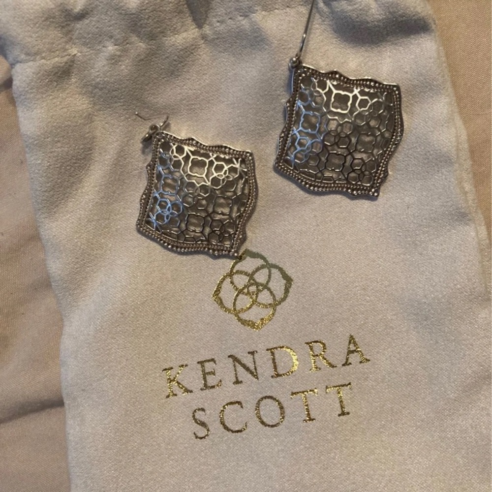 kendra scott silver earnings
